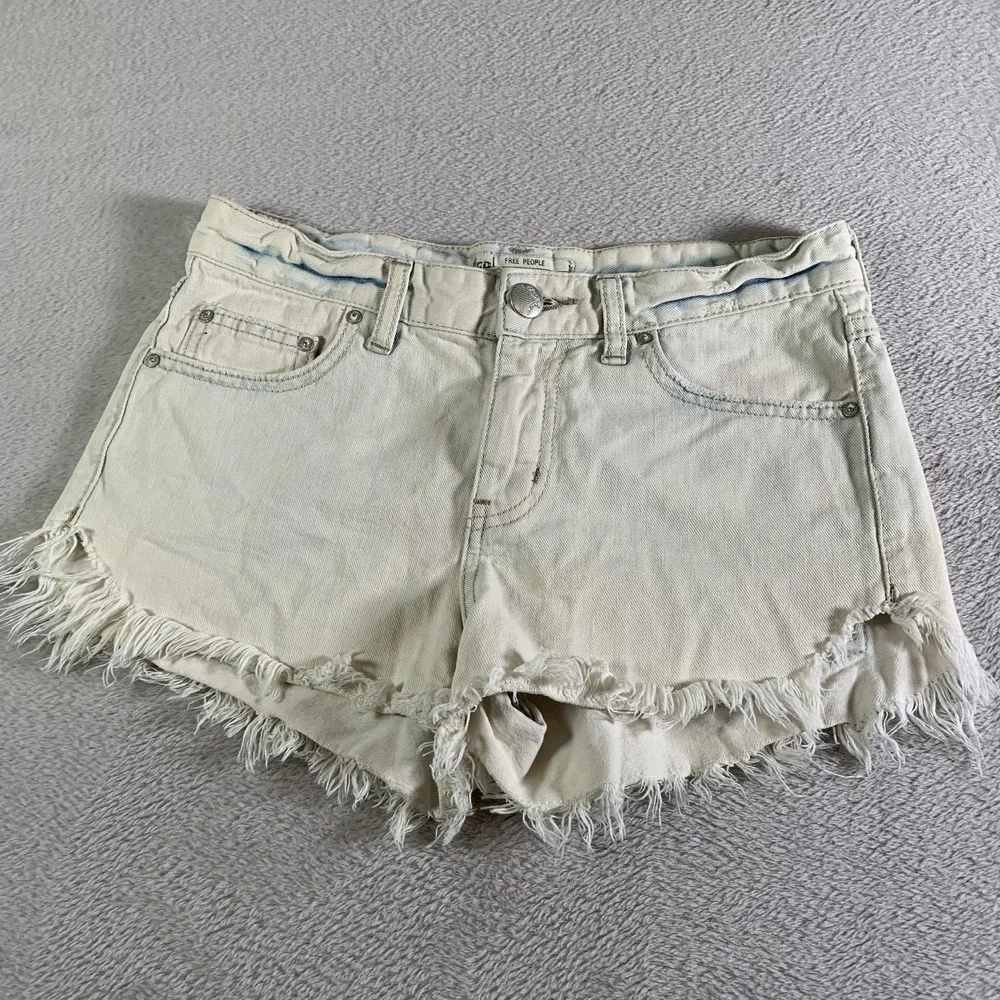 Free People Denim Cutoff Shorts Womens 25 White Raw Hem‎ Frayed Denim Casual